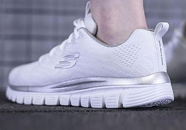 Las Skechers que recomiendan si trabajas de pie muchas horas: suela acolchada y menos de 40€