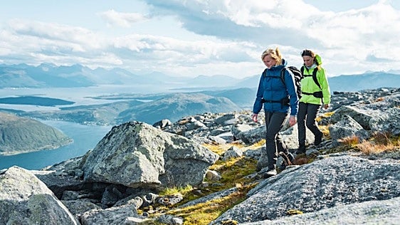 Impermeable, cortaviento y en oferta: la Helly Hansen que uso para caminar, pedalear y trabajar