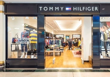 La sudadera de Tommy Hilfiger que va con vaqueros y chinos y ahora baja de 50 euros