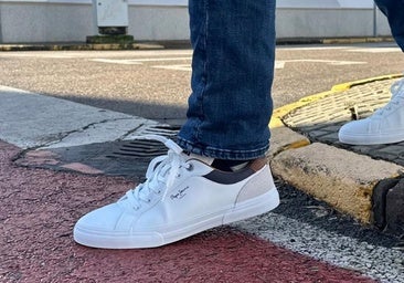 Hay armarios con diez pares y otros con uno que va con todo: estas Pepe Jeans son ese uno