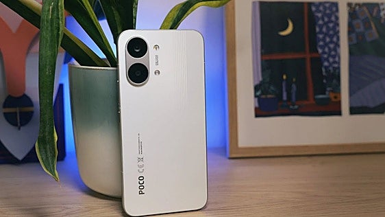 El POCO X8 Pro Max es gama alta a precio de gama media: Dimensity 9500s, IP69K y ahora rebajado