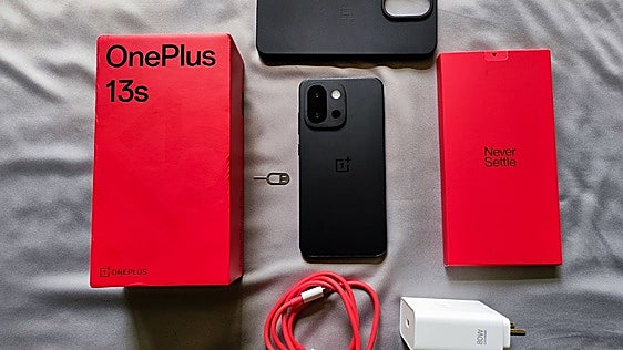 Si buscas gama alta sin un móvil enorme, el OnePlus 13s con Snapdragon 8 Elite está rebajado