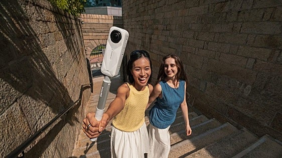 La cámara 360 que más me tienta este otoño está en oferta: Insta360 X5, 8K e IP68