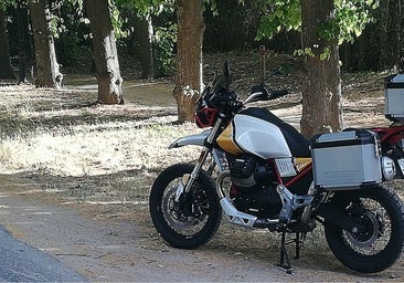 Impermeable, desmontable y con llave: el baúl de aluminio para ir y volver del trabajo en moto