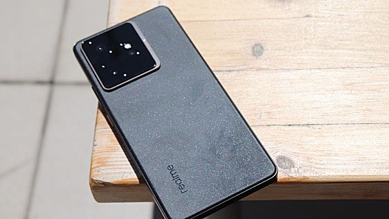 Más barato y sin recortar en lo importante: el Realme GT 7 lleva Dimensity 9400e y 512 GB