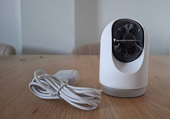 Cámara Trust IPCAM-2700 de interior con giro de 360 grados