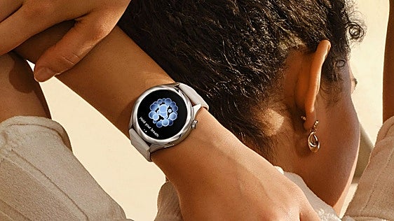 Xiaomi rebaja un 48% su Watch S4 más caro: correa milanesa dorada y pantalla AMOLED de 41 mm