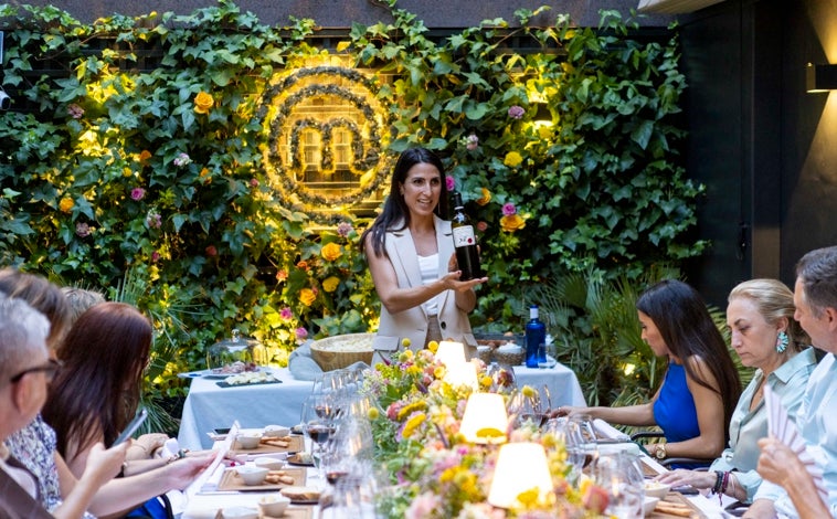 Imagen - Julia Bravo en el restaurante MasterChef