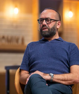 Imagen secundaria 2 - Los cocineros Ángel Zapata, Quique Dacosta y José Pizarra durante la mesa redonda sobre cultura gastronómica española en Londres