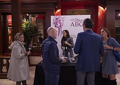Imagen secundaria 1 - Stands de Muga, Pago de los Capellanes y Las Moradas de San Martín en el Salón del Vino ABC.