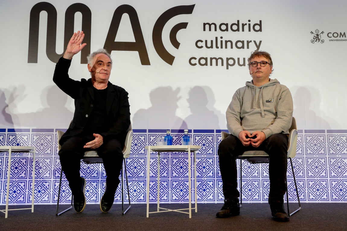 Adriá y Aduriz explicaron en el acto su visión de la formación necesaria actualmente para los cocineros y gestores de las empresas y locales de restauración y hostelería.