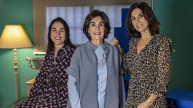 Isabel Maestre con sus hijas, Marta e Isabel