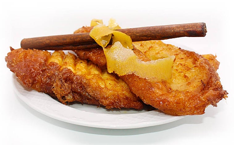 Imagen principal - El uso de distintos panes y tops aportan diferentes matices a las torrijas