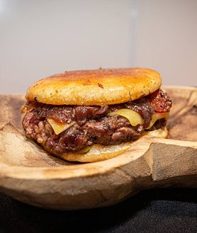 Imagen secundaria 2 - Propuestas de Sergio Sanz y Sergi Mateo, ganador de la hamburguesa más popular