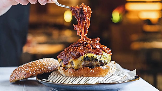 Hamburguesa de New York Burger, la cadena liderada por el chef Pablo Colmenares