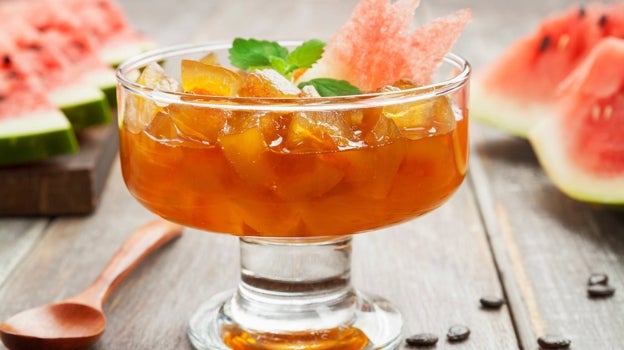 La mermelada de sandía puede contener ingredientes como la naranja o el jengibre