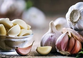La receta con la cáscara de ajo que vas a agradecer saber