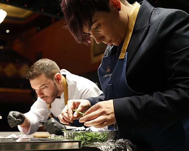 Cristóbal Muñoz y Laura Rodríguez, de Ambivium, durante la competición
