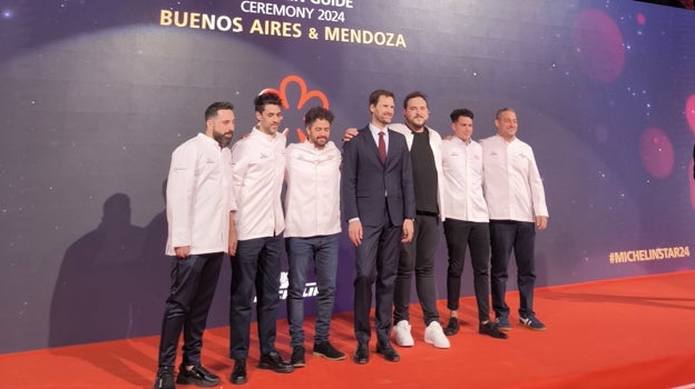 Todos los chefs argentinos que recibieron estrella Michelin, junto al director general de la Guía francesa