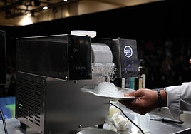 Ángel León presenta una nueva máquina que transforma el agua  en texturas nunca antes logradas en cocina