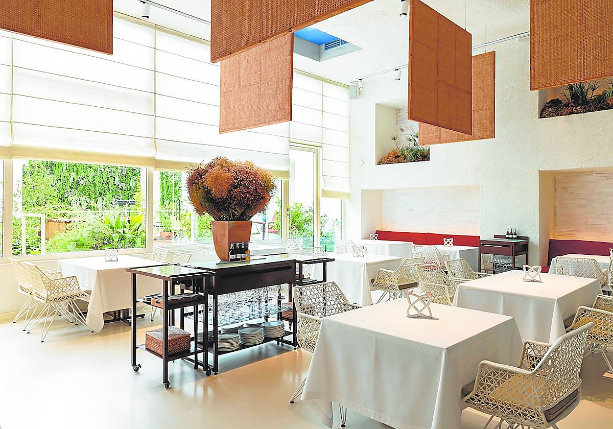 Sala del restaurante Disfrutrar, tres estrellas Michelin en Barcelona