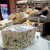 Los quesos franceses, bajo amenaza: el Roquefort y Camembert podrían desaparecer, según los científicos