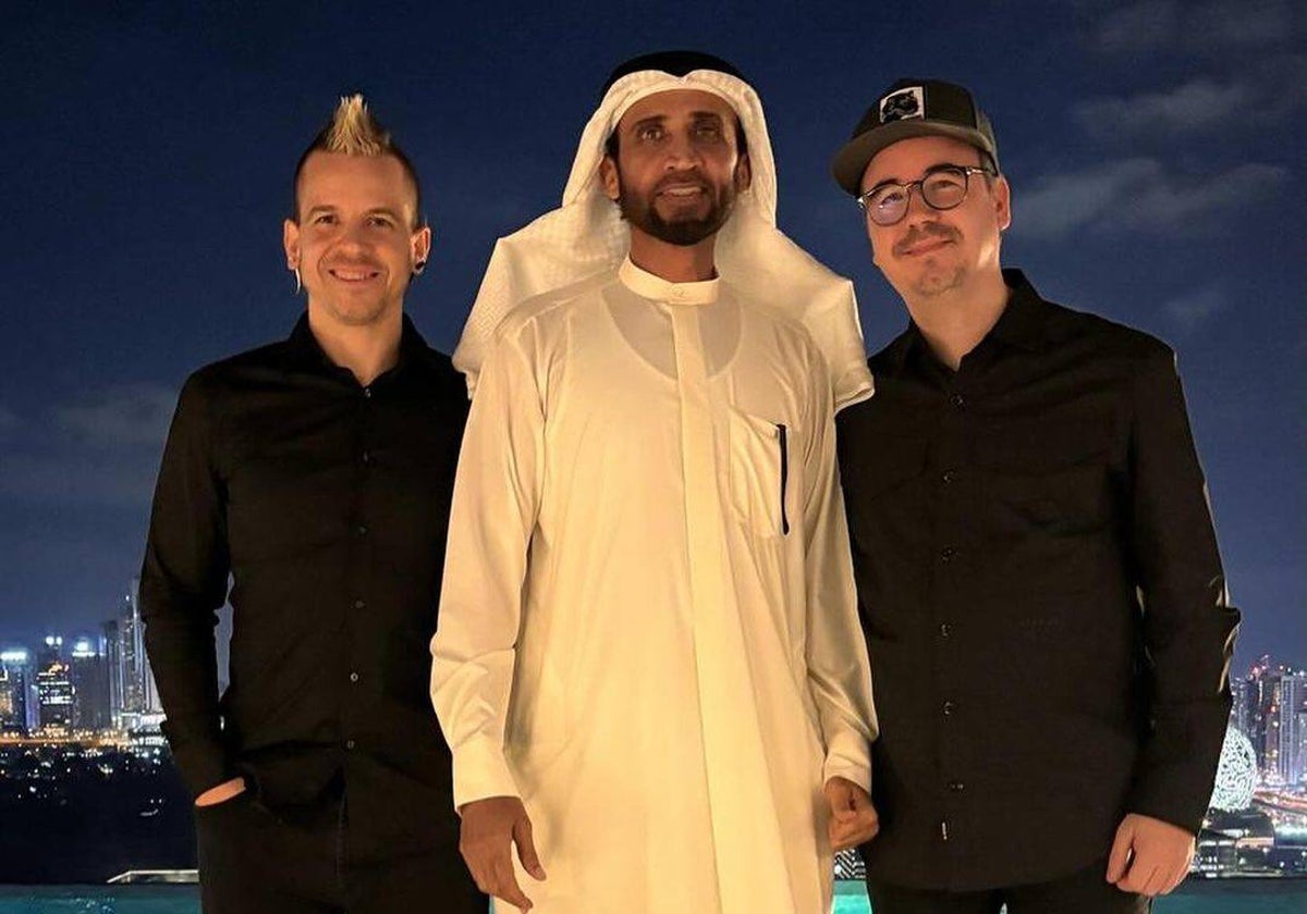 Dabiz Muñoz y Paco Morales con Mohammed Ibrahim Al Shaibani, empresario dubaití y director general de la Corte del Gobernante de Dubái