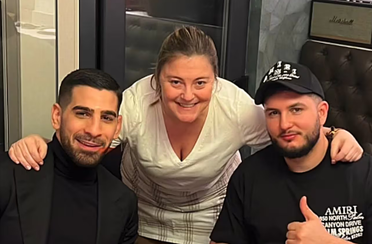 Ilia Topuria y Omar Montes, en el restauante El Babero, propiedad de Cuchy, la hija de Florentino Pérez