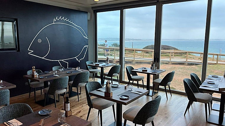 Camilo, en la playa del mismo nombre y con pescado fresco