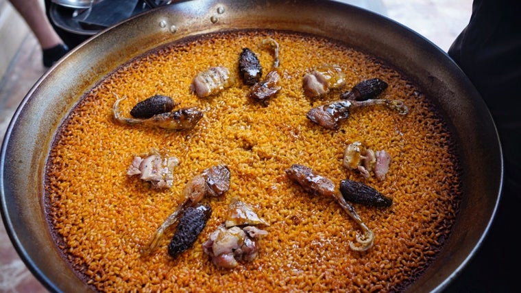 Arroz de codornices de maiz y colmenillas rellenas de sus interiores