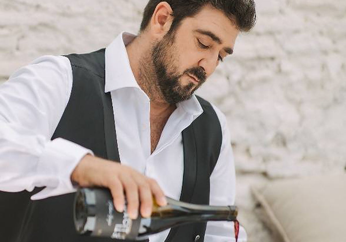 Antonio Orozco con su primer vino
