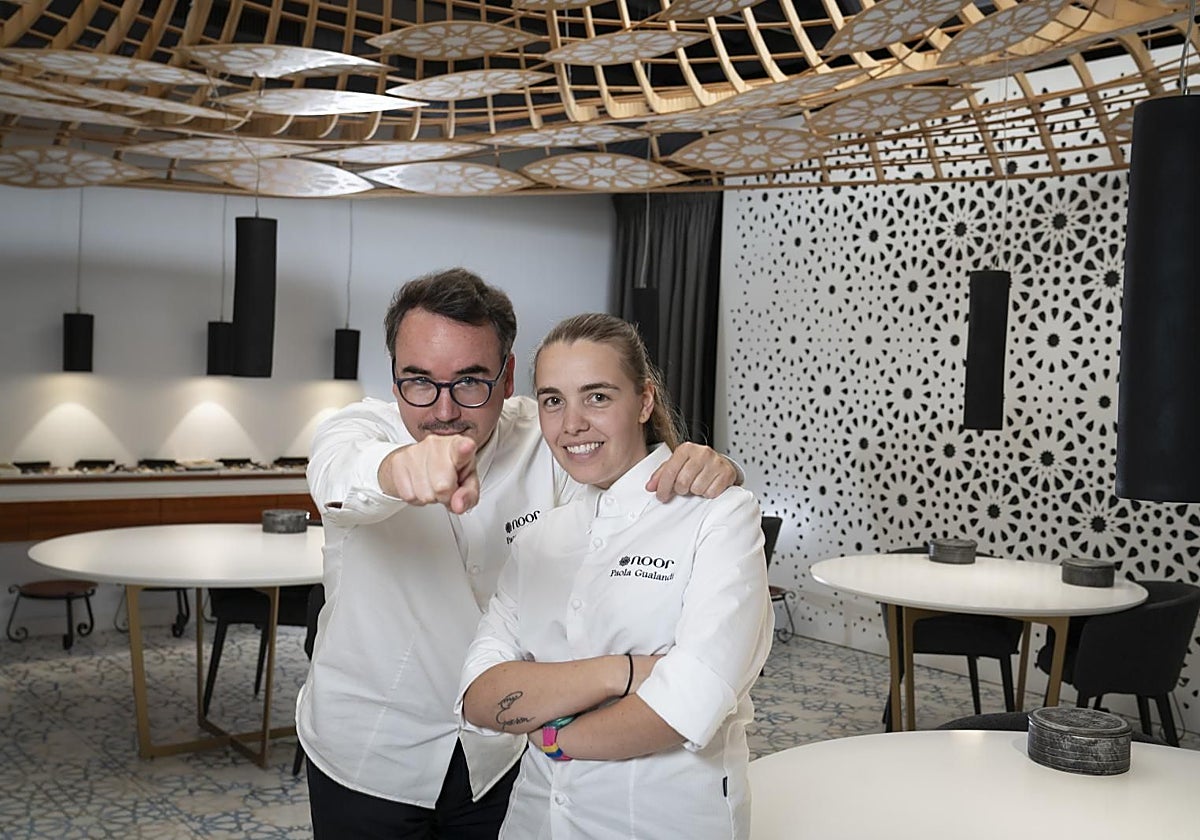 Paco Morales y Paola Gualandi, en la sala de su tres estrellas Michelin Noor, en Córdoba