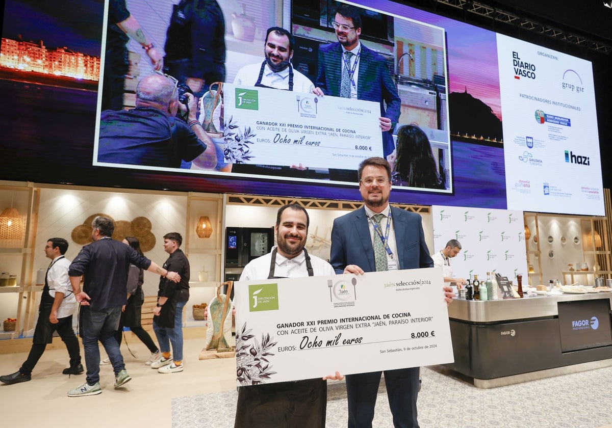 Álex Paz, chef de Fuentelgato, ganador del Premio Internacional de Cocina con Aceite de Oliva Virgen Extra «Jaén, Paraíso Interior»