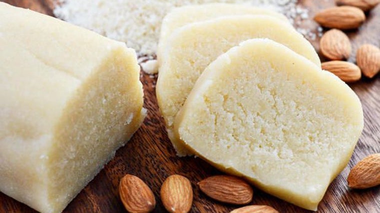 Pasta de almendras con la que se elabora la tradicional sopa navideña