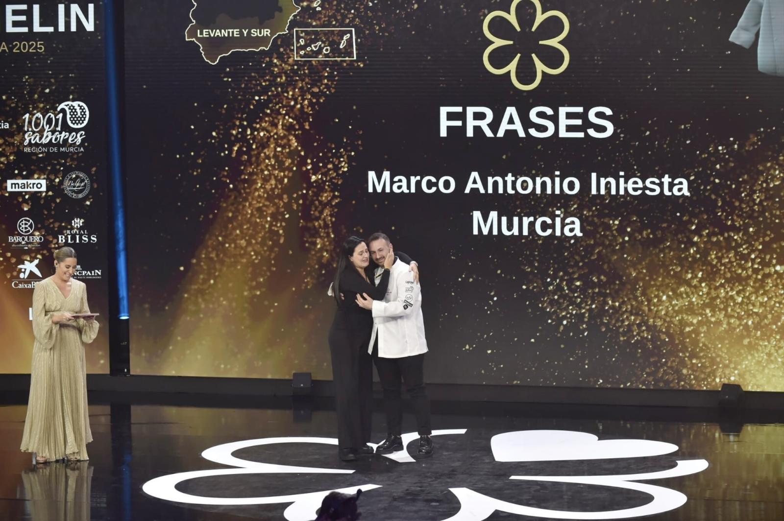 El chef del restaurante Frases, Marco Antonio Iniesta, durante la gala de la Guía Michelin 2025, en el Auditorio y Centro de Congresos Víctor Villegas