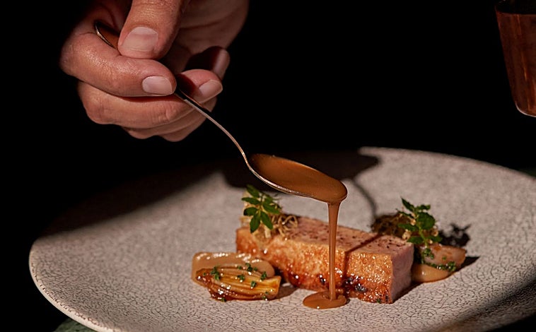 Imagen principal - Algunos de los platos de Ando, el restaurante de Agustín Balbi en Hong Kong.