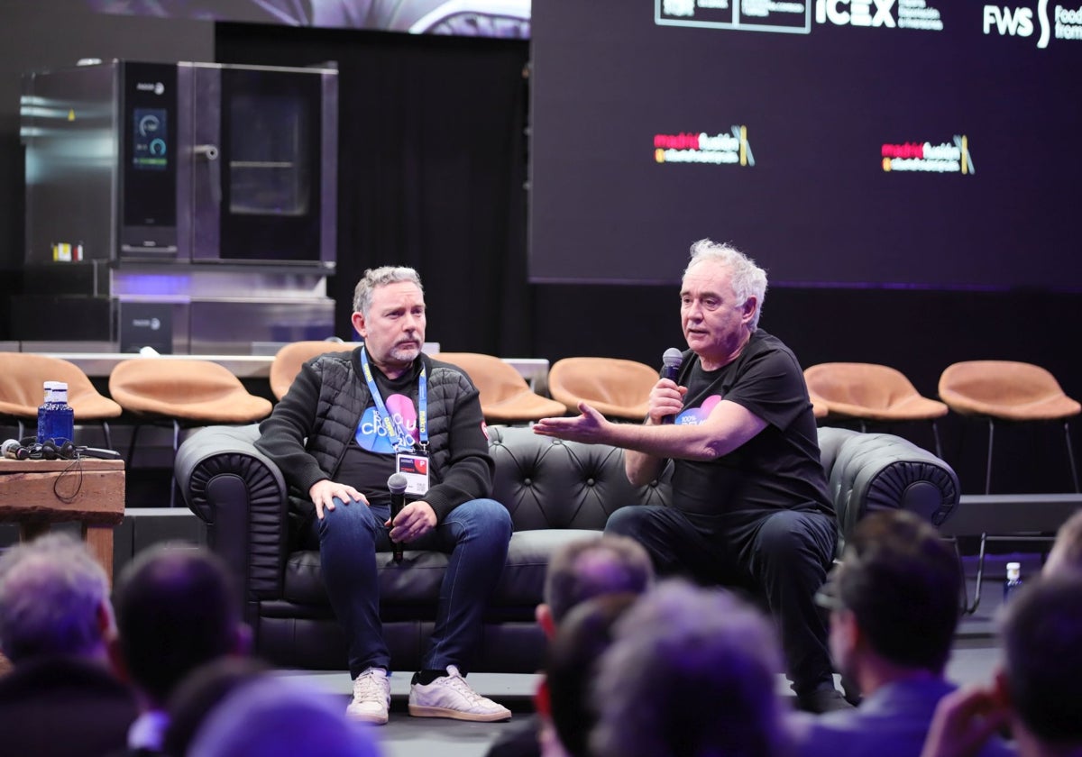 Albert y Ferran Adrià durante el homenaje a los 'Revolucionarios' de Madrid Fusión