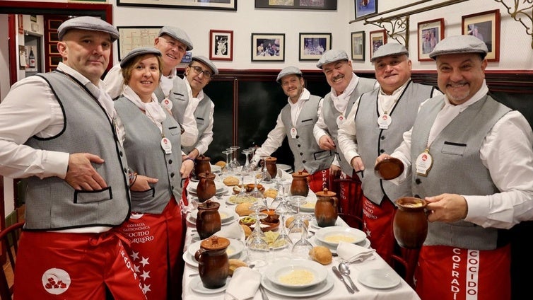 Los restaurantes en los que come cocido la cofradía que protege este plato típico de Madrid