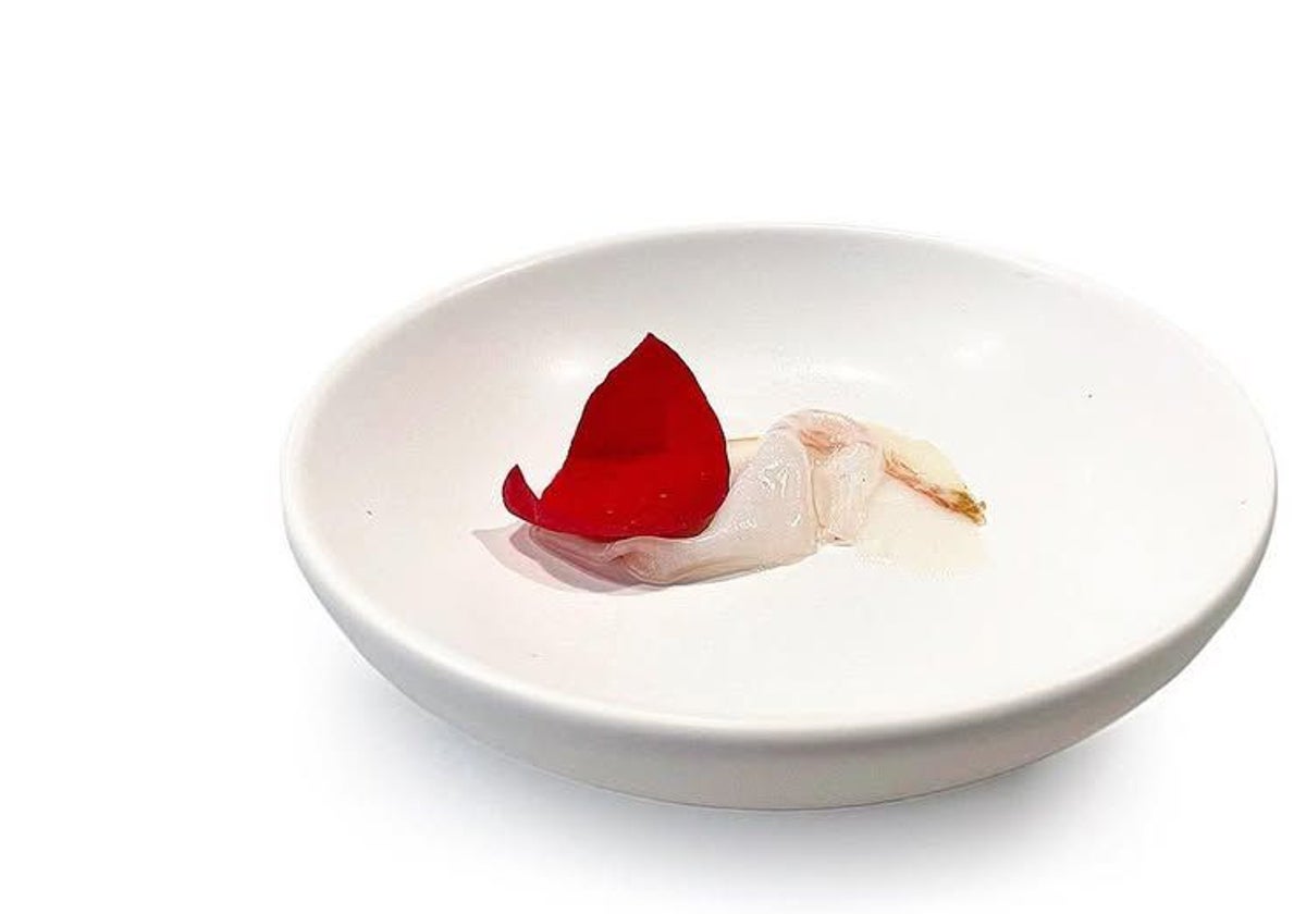 Uno de los platos de Pedrito Sánchez, cuyo restaurante Bagá (Jaén), lidera la posición más alta de los representantes españoles en el top 10 de la lista OAD de 2025