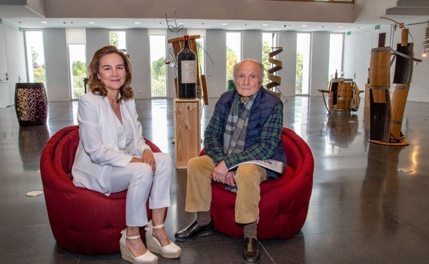 Carolina García Viadero con el artista Antonio López