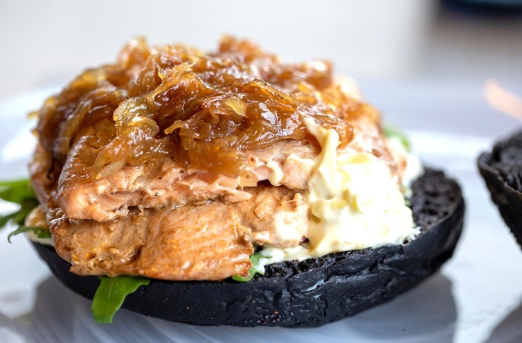 Hamburguesa de salmón de Luz de Lumbre