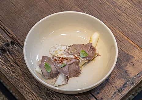 Imagen secundaria 1 - La carbonara, el entrante de codero con melón y la pasta rellena de Santo Palato