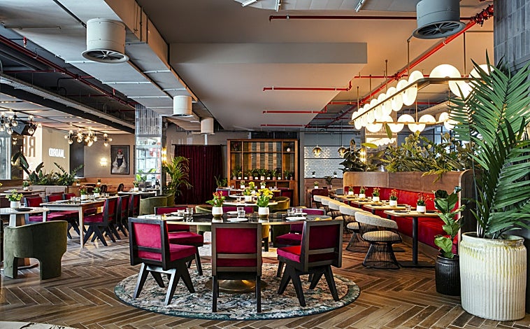 Imagen principal - Eneko Basque Madrid, Azurmendi y Eneko Atxa.