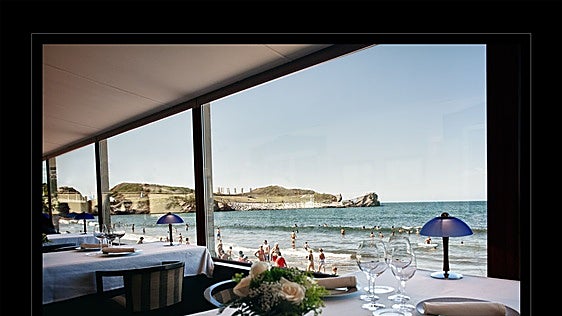 Real Balneario de Salinas, donde reina el mar