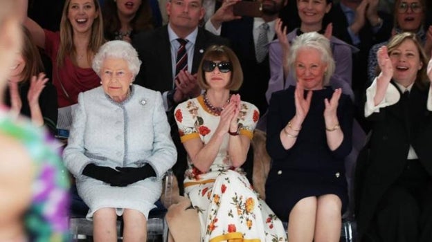 La reina Isabel II, Anna Wintour y Angela Kelly