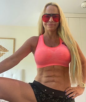 Imagen secundaria 2 - Leticia Sabater junto al reloj que le robaron y que ya ha podido recuperar