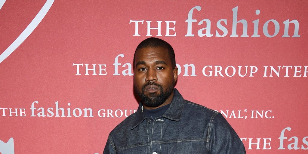 Kanye West no podrá comercializar camisetas con su lema 