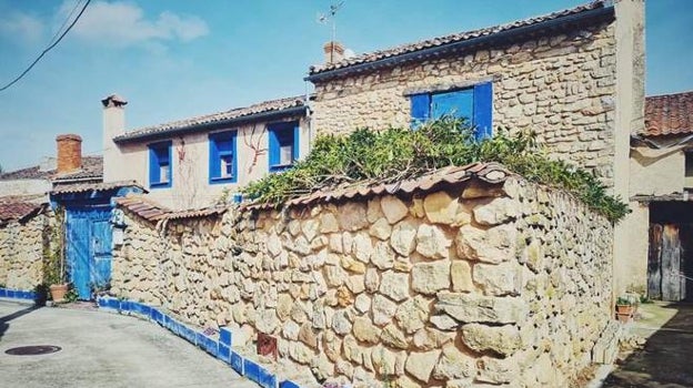 Nueva bajada de precio: Los Bosé no consiguen vender la casa de la matriarca