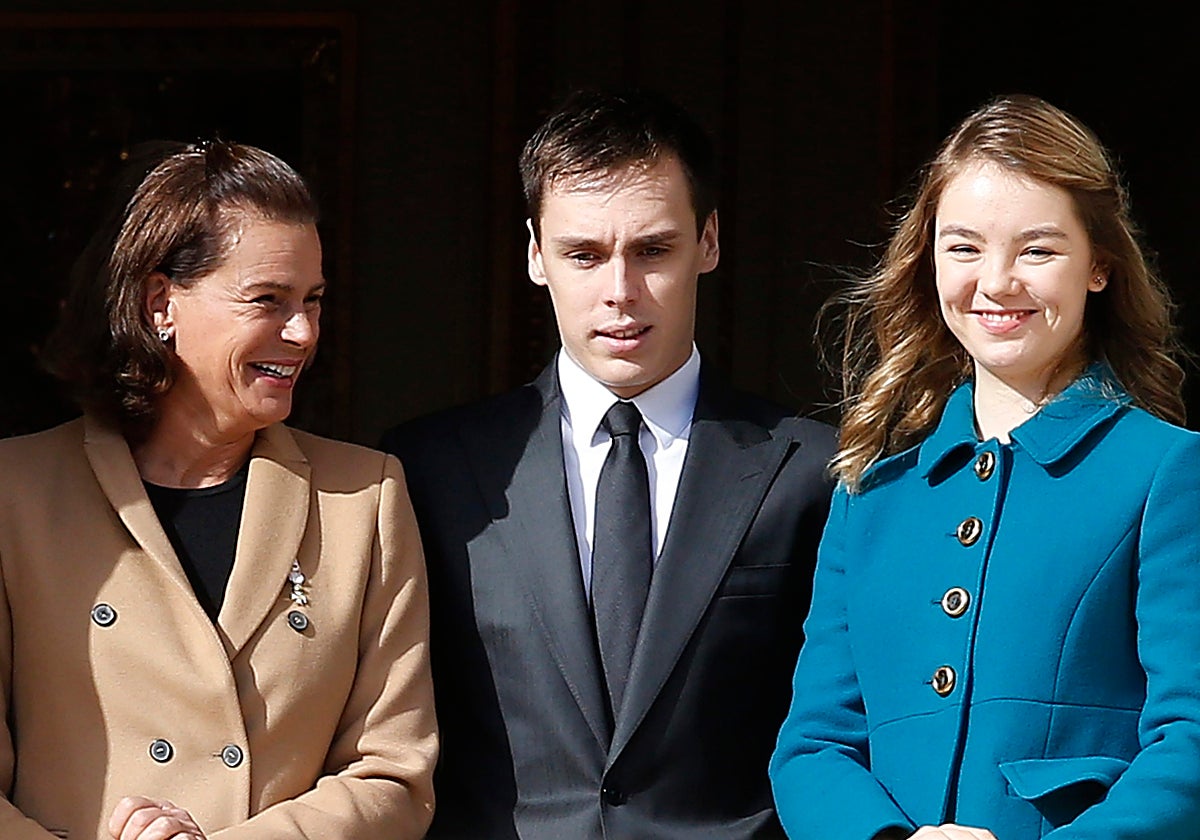 Estefanía de Mónaco, junto a su hijo, Louis Ducruet y su sobrina, la Princesa Alejandra de Hanover, en una foto de archivo