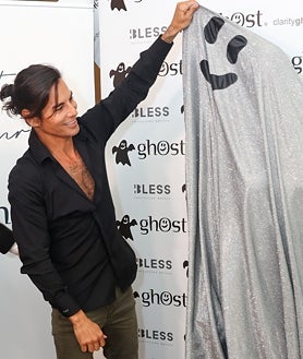 Imagen secundaria 2 - Julio Iglesias Jr presentando a su novia